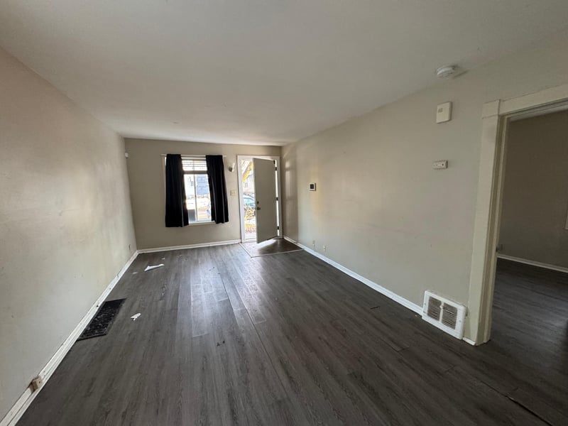 633 Parkway Dr, Saint Paul, MN 55106