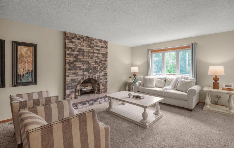 10221 Jeffery Ln, Corcoran, MN 55374