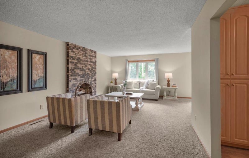 10221 Jeffery Ln, Corcoran, MN 55374