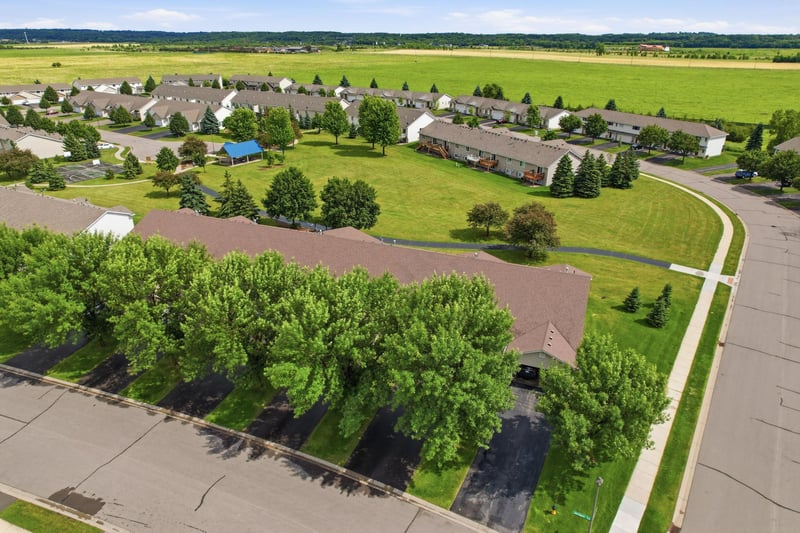 4104 Jarmann Ln, Shakopee, MN 55379
