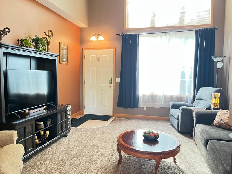 9174 Overlook Ln, Monticello, MN 55362