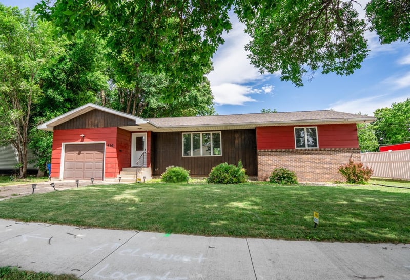 416 8th Ave, Madison, MN 56256