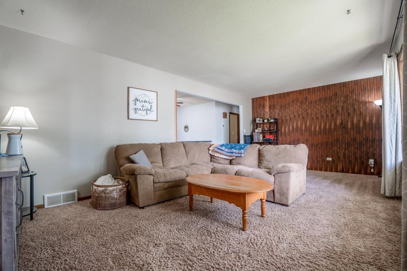 416 8th Ave, Madison, MN 56256