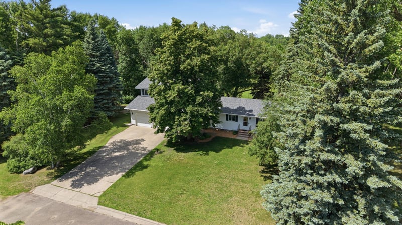 928 Reno St, Hawley, MN 56549