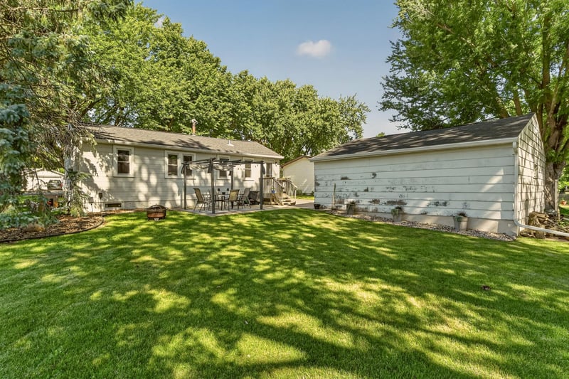 404 1st Ave NE, Kasson, MN 55944