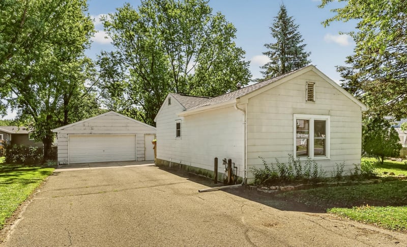 404 1st Ave NE, Kasson, MN 55944