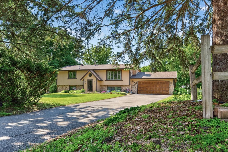 2041 W 65th St, Excelsior, MN 55331