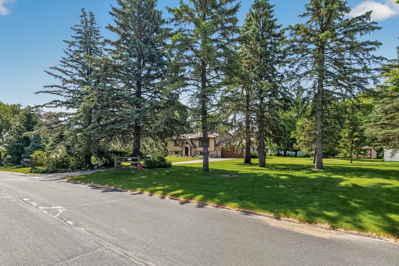 2041 W 65th St, Excelsior, MN 55331