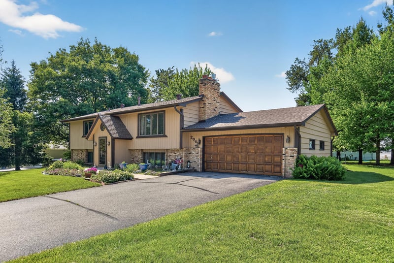 2041 W 65th St, Excelsior, MN 55331