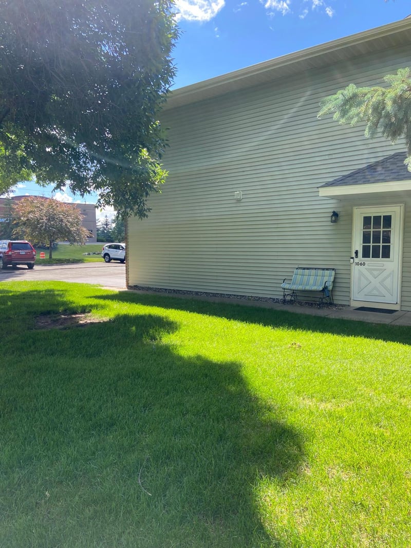 1060 Pond View Ct, Vadnais Heights, MN 55127