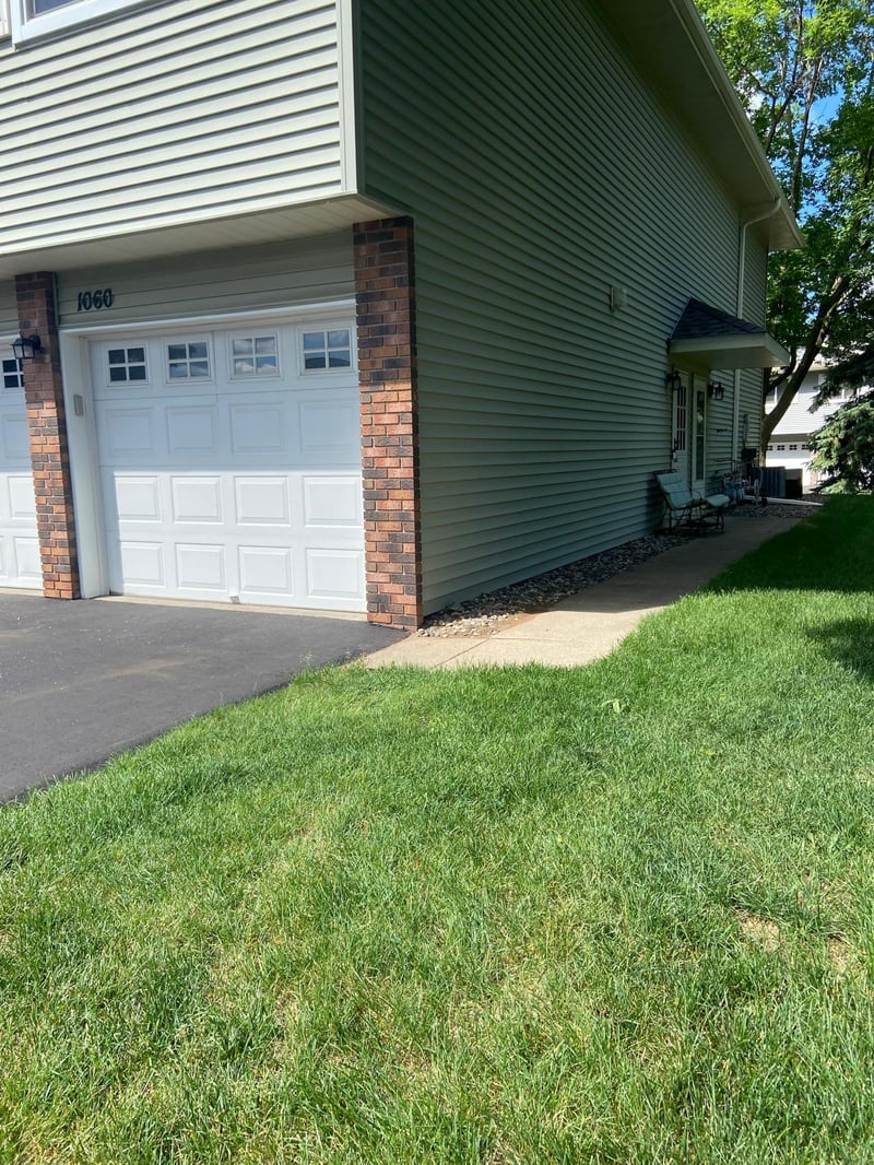 1060 Pond View Ct, Vadnais Heights, MN 55127