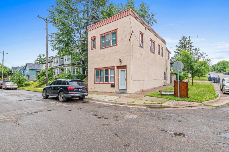 96 Winifred St W, Saint Paul, MN 55107