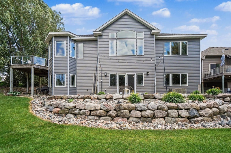 301 9th St SE, New Prague, MN 56071