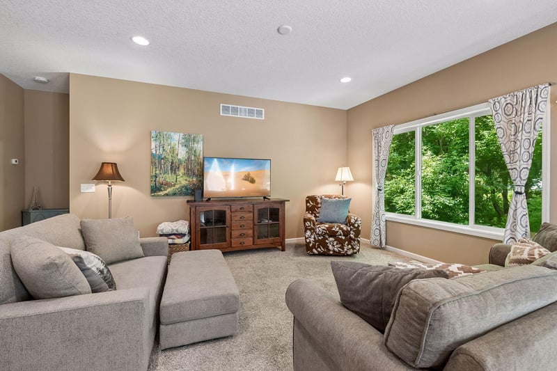 3165 Doneene Ln, Eagan, MN 55121