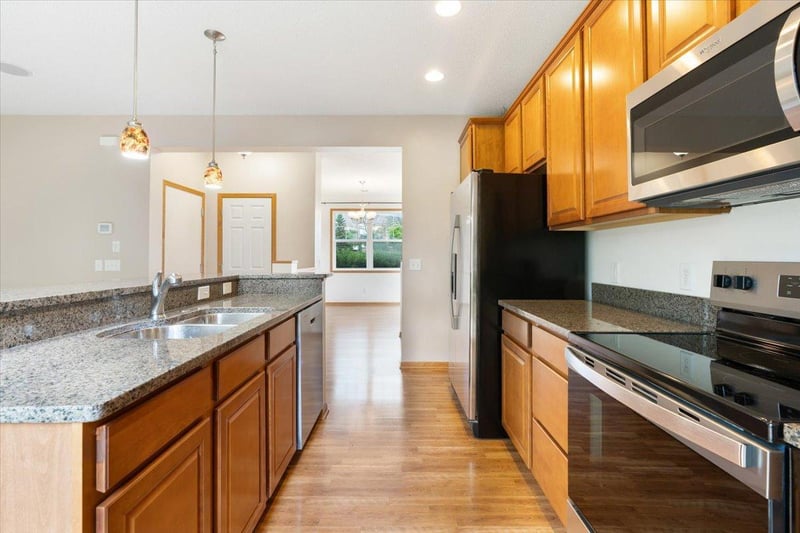 1585 Sumac Cir, Carver, MN 55315