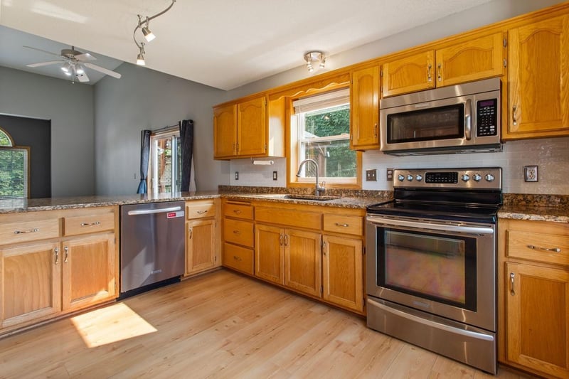 7061 148th Ave NW, Anoka, MN 55303
