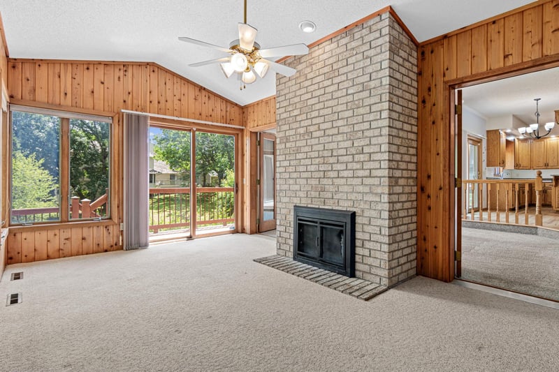 1200 Summit Oaks Dr, Burnsville, MN 55337