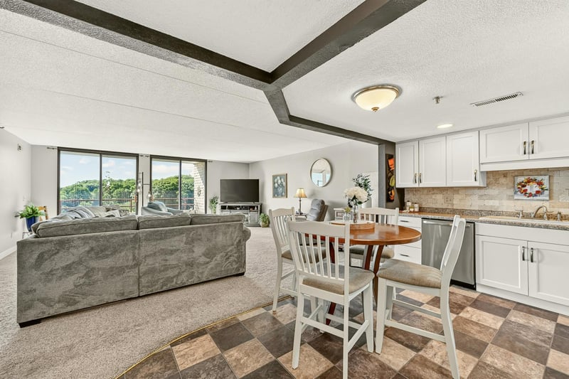 625 19th St NW #802, Rochester, MN 55901