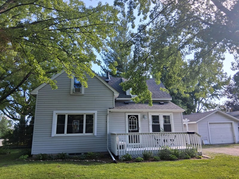 194 5th Ave NE, Hutchinson, MN 55350
