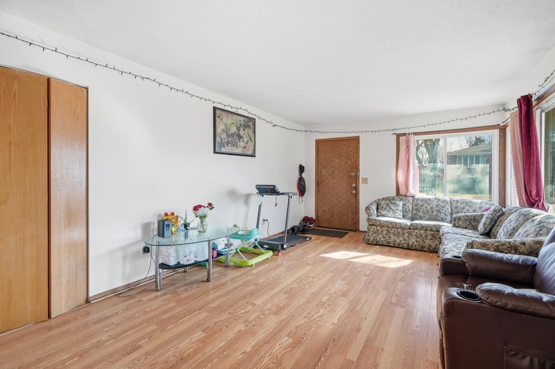 1561 Clarence St, Saint Paul, MN 55106
