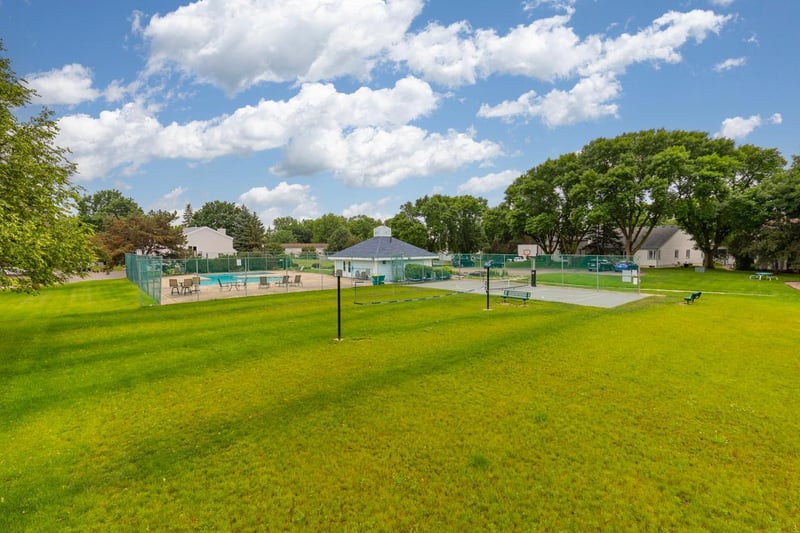 7440 Landau Curve, Bloomington, MN 55438