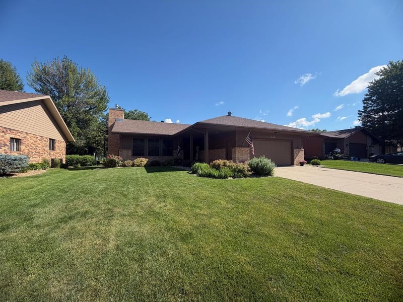 1956 Dorathea Blvd, Worthington, MN 56187