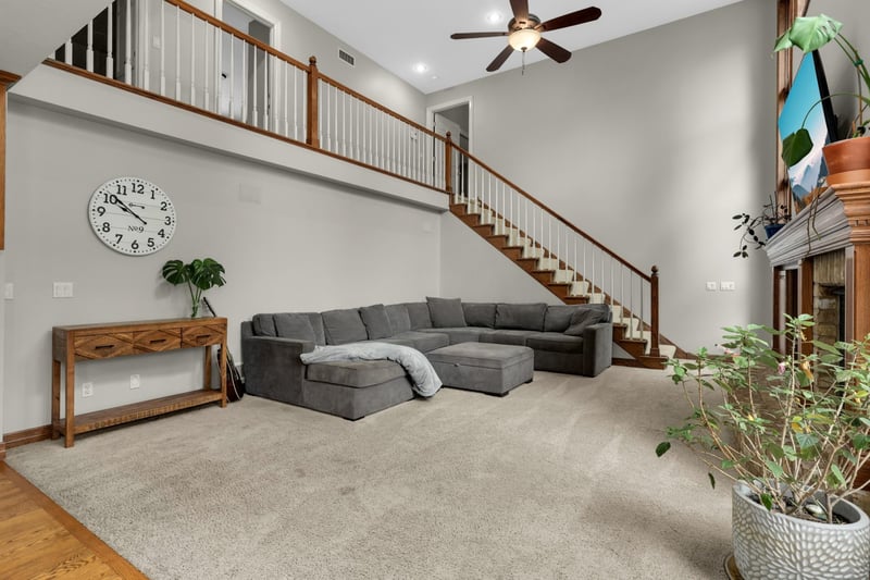 14905 White Oak Dr, Burnsville, MN 55337