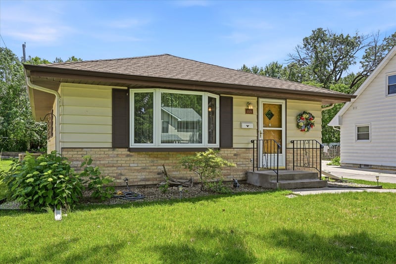 2126 Forest Dr NE, Columbia Heights, MN 55421