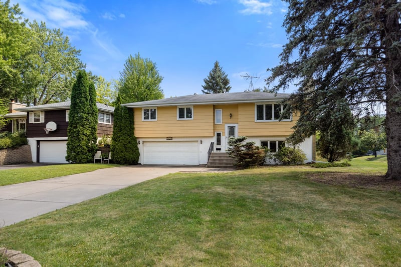 3830 Idaho Ave N, Crystal, MN 55427