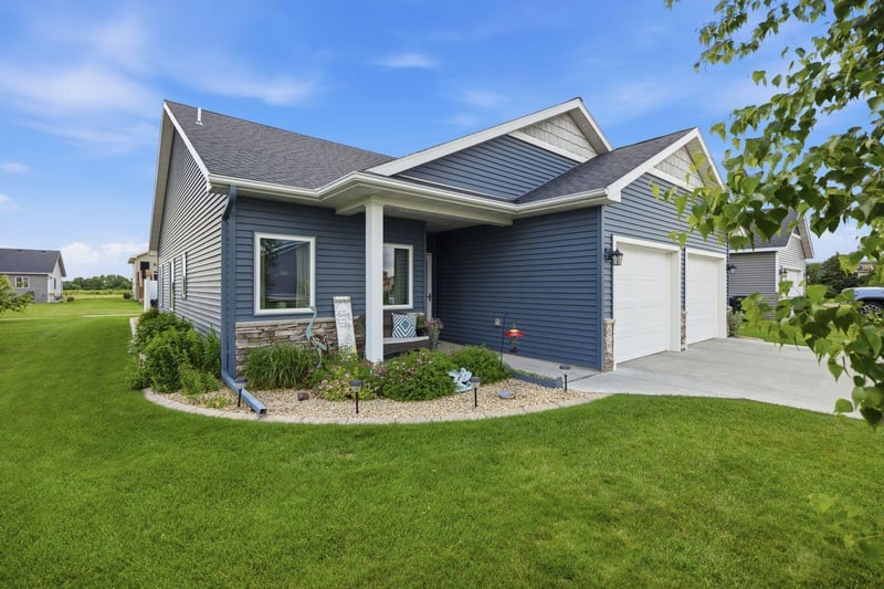 676 16th St S, Sartell, MN 56377