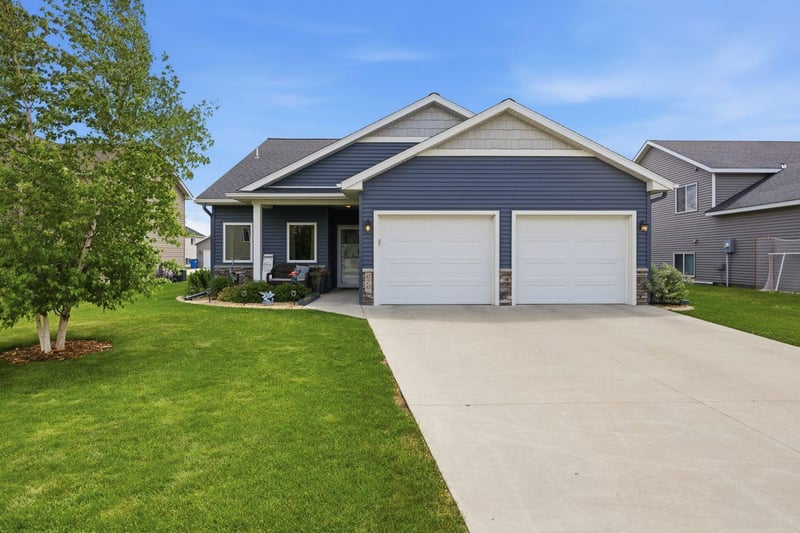 676 16th St S, Sartell, MN 56377