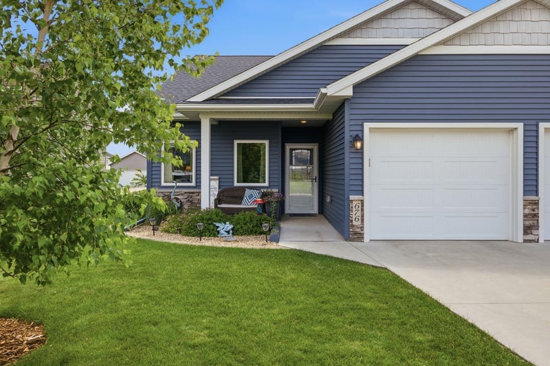 676 16th St S, Sartell, MN 56377