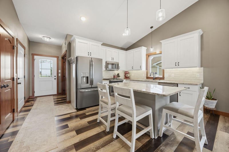 676 16th St S, Sartell, MN 56377