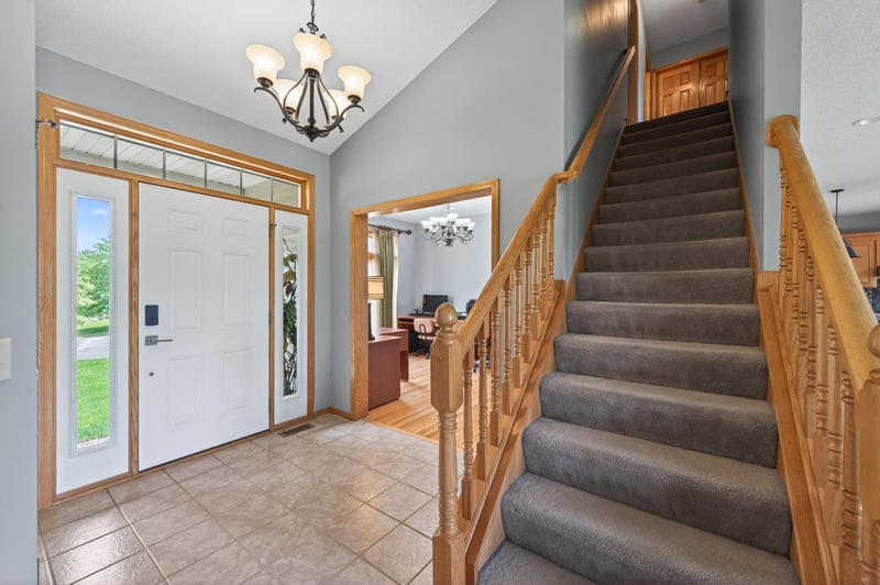 1511 Oakview Ct, Hugo, MN 55038