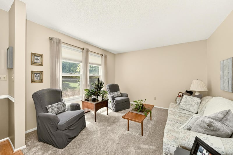 5241 Roselee Cir NW, Byron, MN 55920