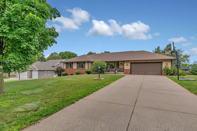 1905 Prairie Hill Rd, Saint Cloud, MN 56301
