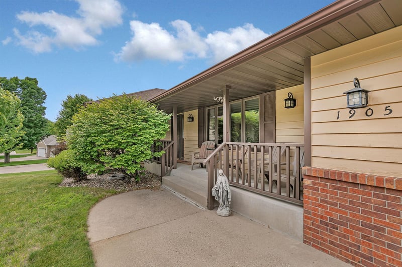 1905 Prairie Hill Rd, Saint Cloud, MN 56301