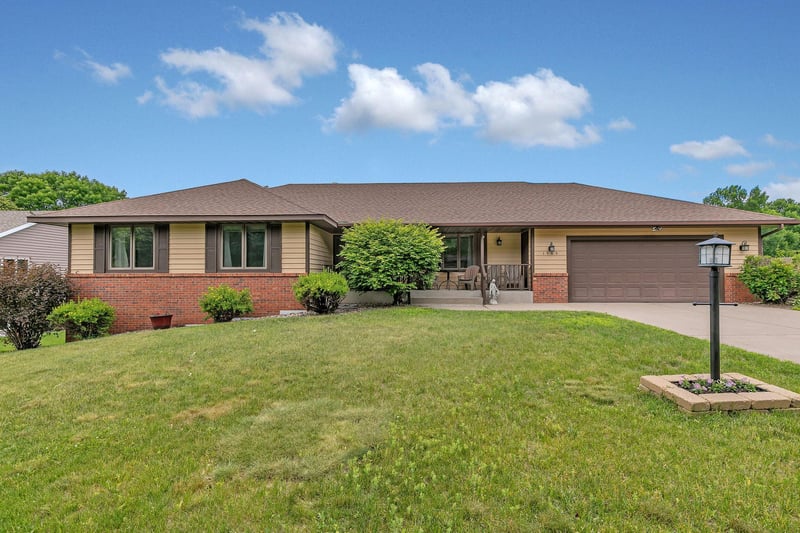 1905 Prairie Hill Rd, Saint Cloud, MN 56301