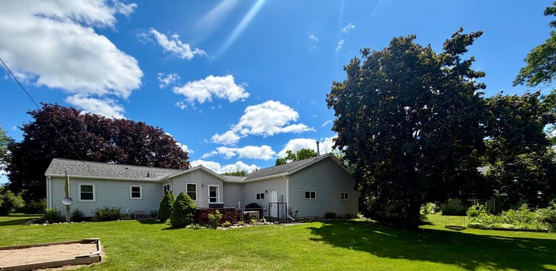 404 2nd St S, Grove City, MN 56243