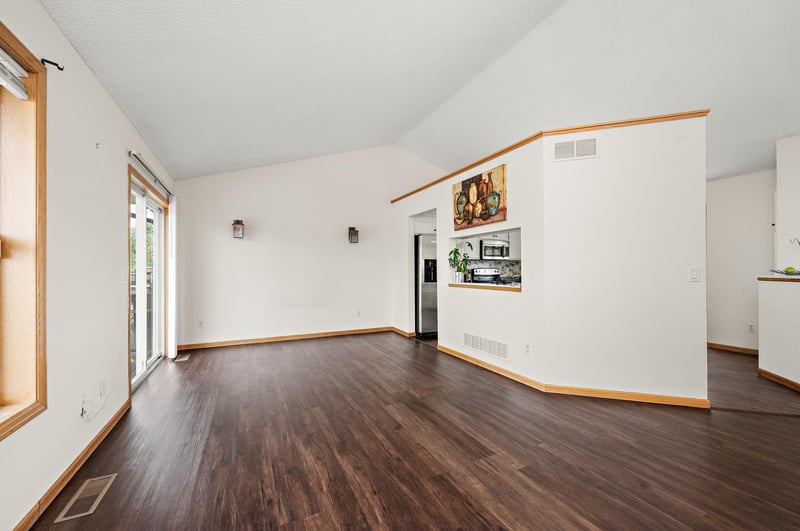 9919 Weston Dr, Monticello, MN 55362