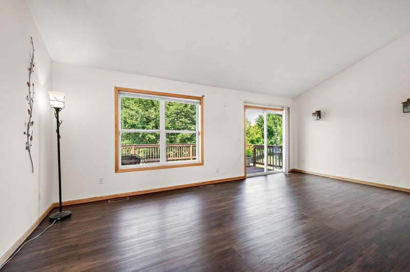 9919 Weston Dr, Monticello, MN 55362