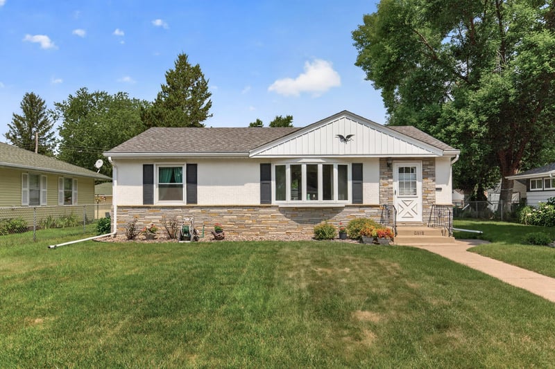 6618 Fairview Ave N, Crystal, MN 55428