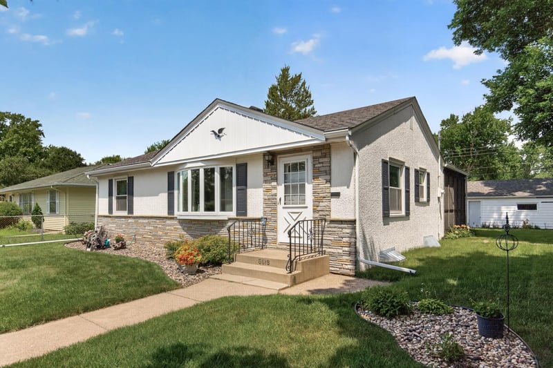 6618 Fairview Ave N, Crystal, MN 55428