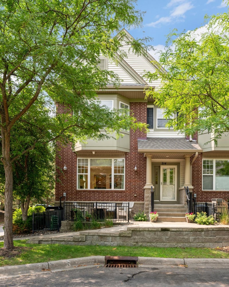 11343 Stratton Ave #214, Eden Prairie, MN 55344