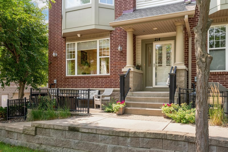 11343 Stratton Ave #214, Eden Prairie, MN 55344