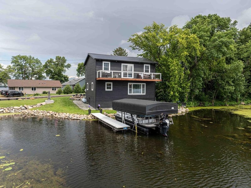 50798 Carpenters Point Ln, Elysian, MN 56028
