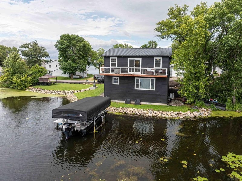 50798 Carpenters Point Ln, Elysian, MN 56028