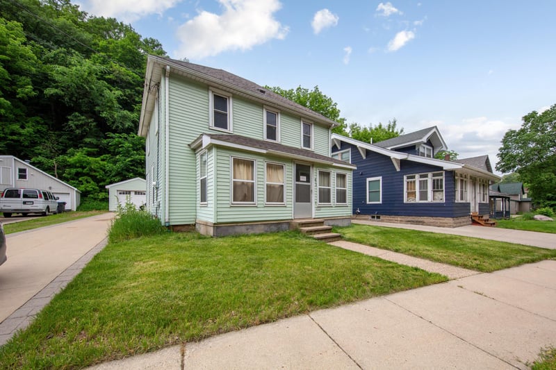 413 Glenwood Ave, Mankato, MN 56001