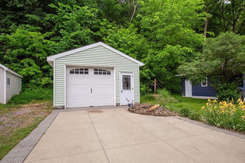413 Glenwood Ave, Mankato, MN 56001