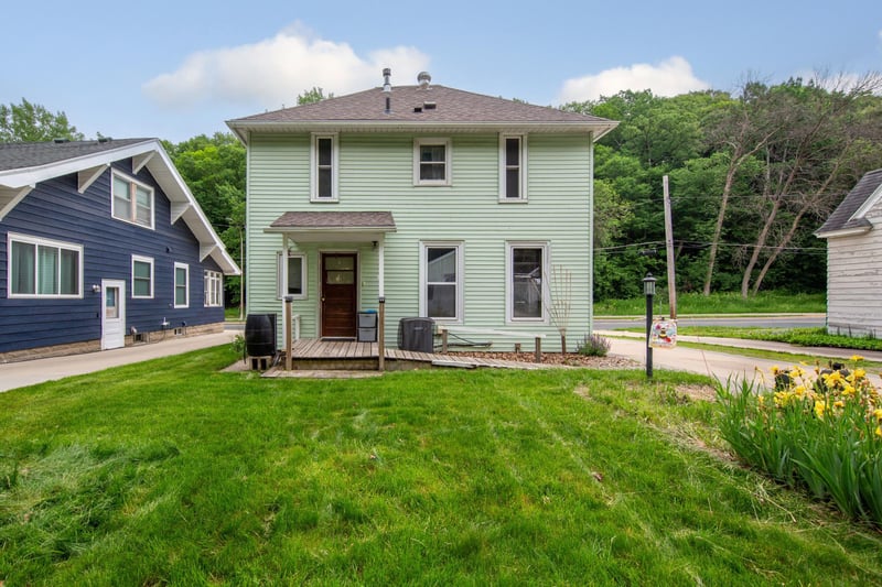 413 Glenwood Ave, Mankato, MN 56001